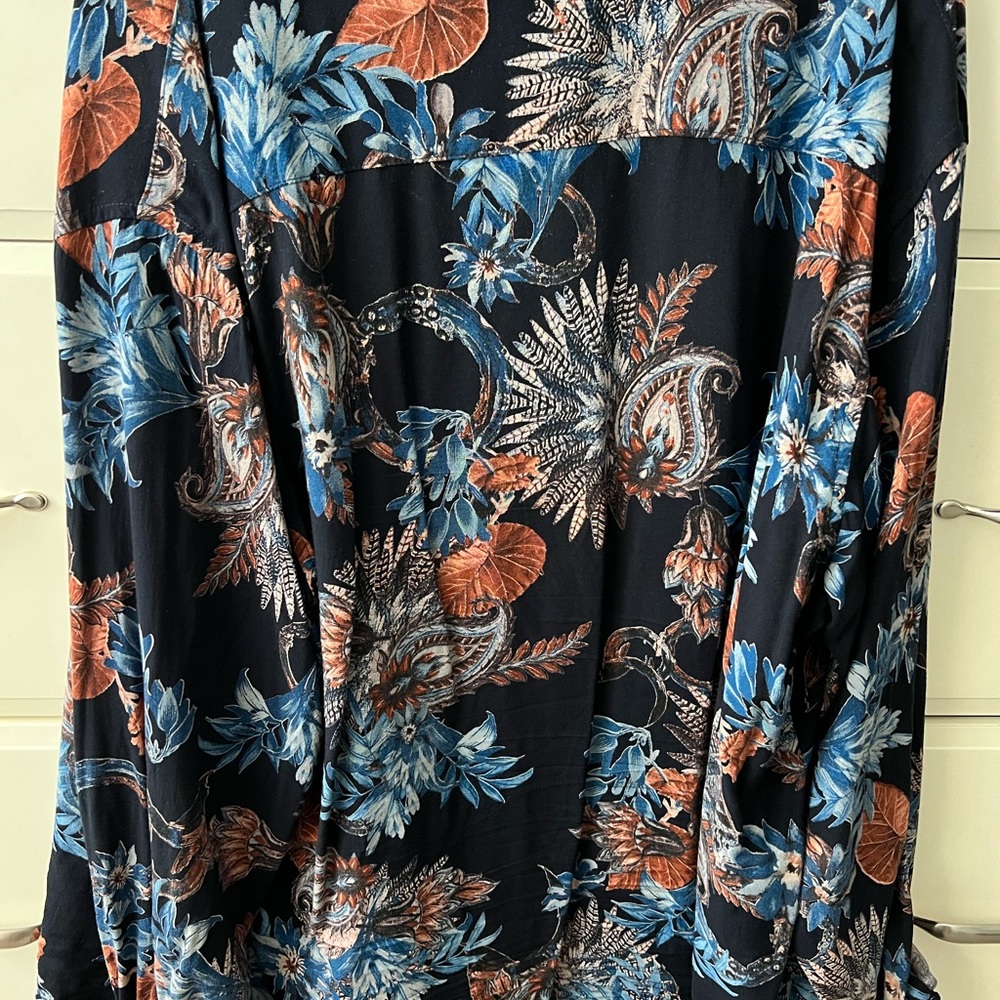 Nice Luxry Fendi shirt